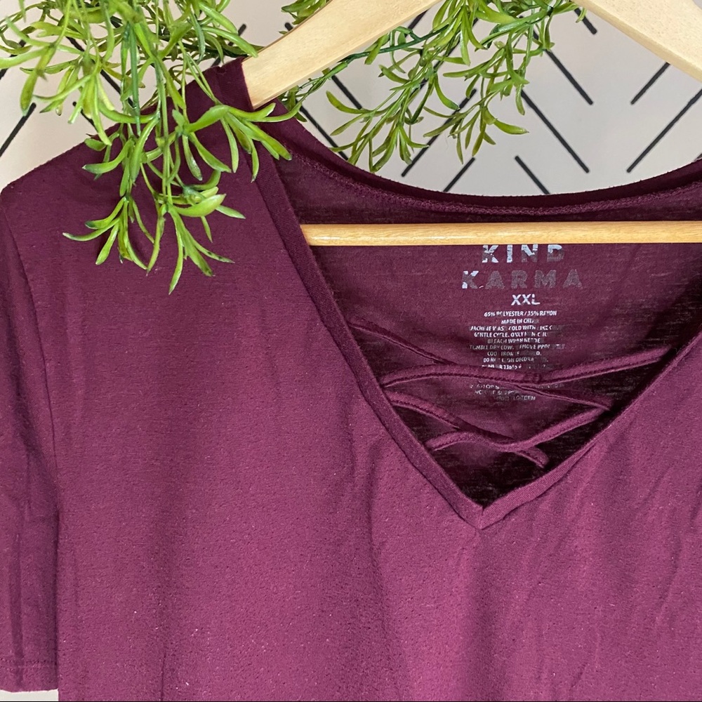✨ 3/$15 ✨ Basic Red Laced Tee - Picture 2 of 2